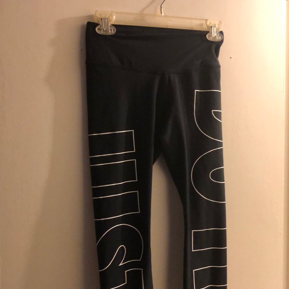 NIKE Just Do It workout capris in size xs…only worn once! - Picture 1 of 3